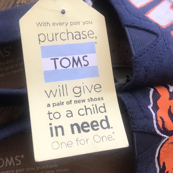 NWT Custom Hand Painted TOMS - Picture 6 of 7